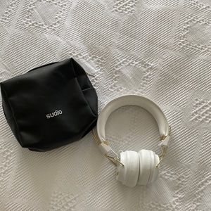 Sudio wireless headphones